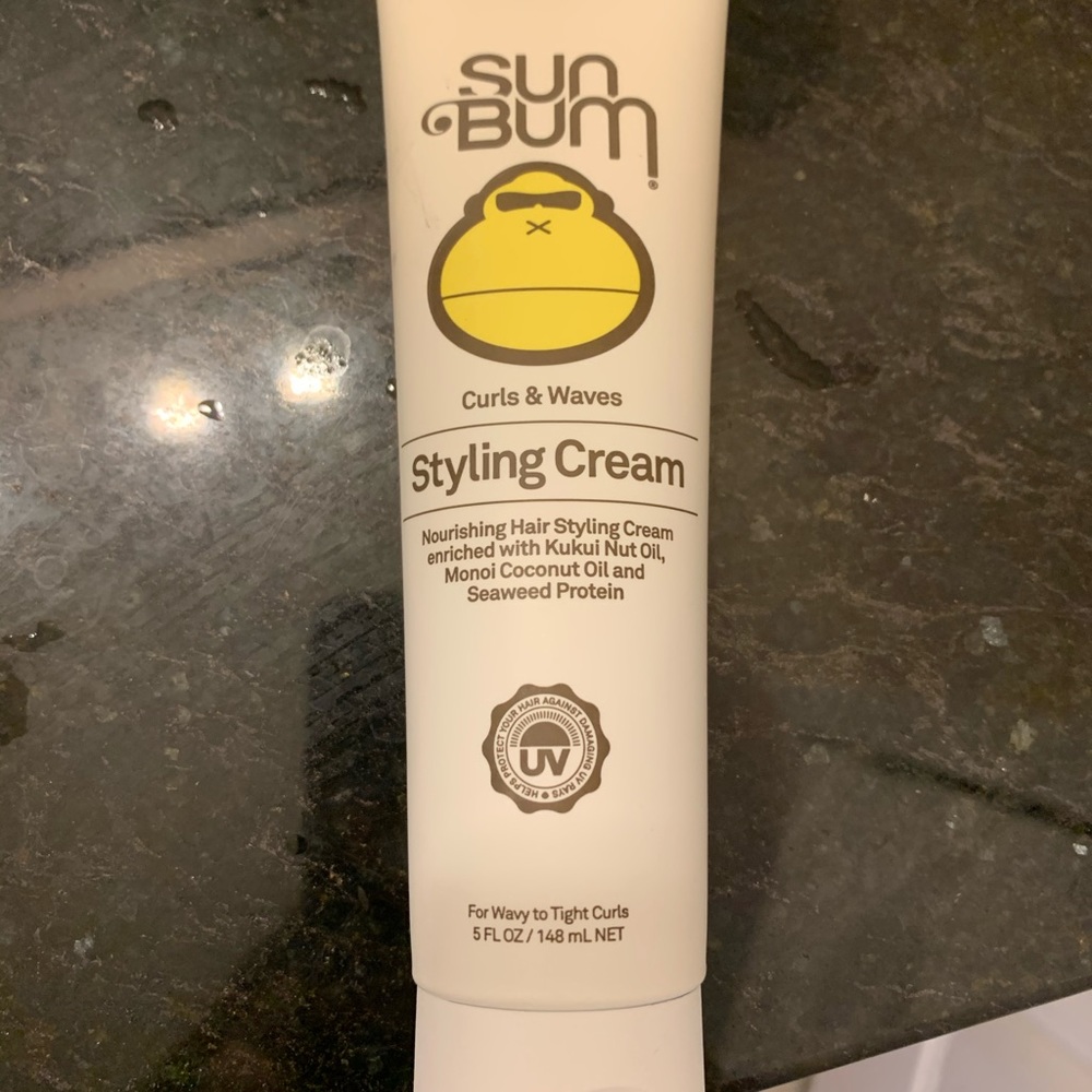 SunBun curls and waves styling cream